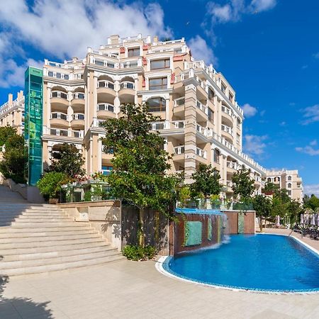 غولدن ساندز La Mer Residence المظهر الخارجي الصورة
