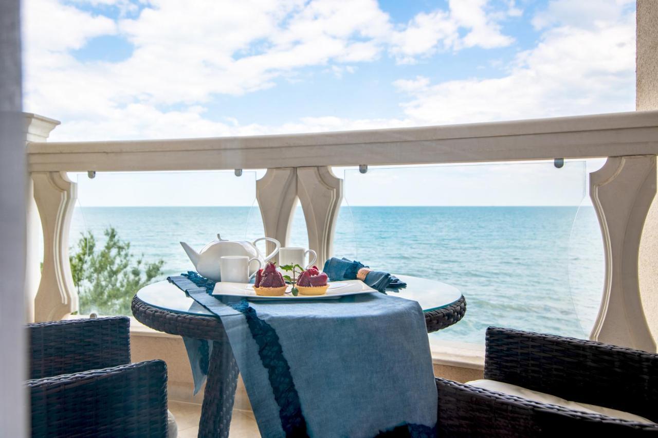 غولدن ساندز La Mer Residence المظهر الخارجي الصورة