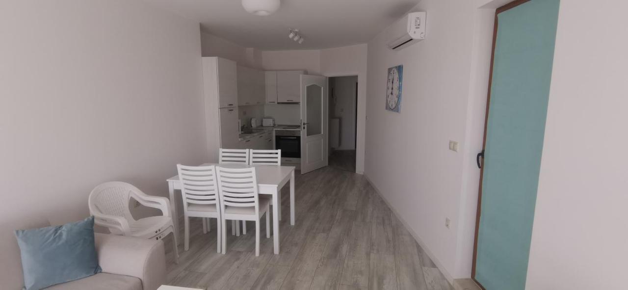 غولدن ساندز La Mer Residence المظهر الخارجي الصورة