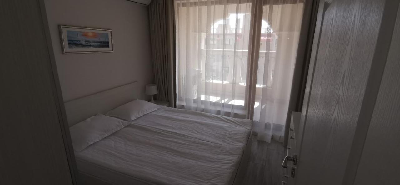 غولدن ساندز La Mer Residence المظهر الخارجي الصورة