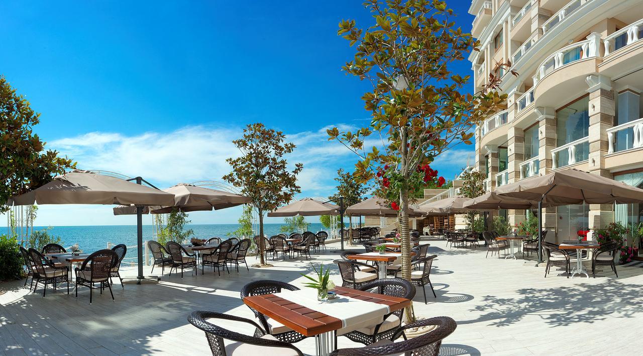 غولدن ساندز La Mer Residence المظهر الخارجي الصورة
