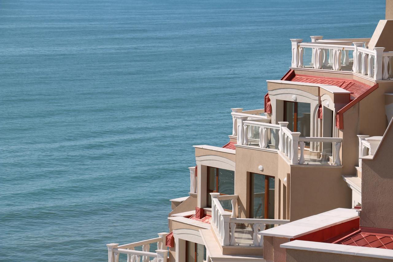 غولدن ساندز La Mer Residence المظهر الخارجي الصورة