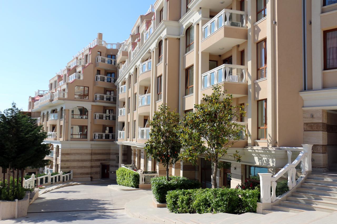 غولدن ساندز La Mer Residence المظهر الخارجي الصورة